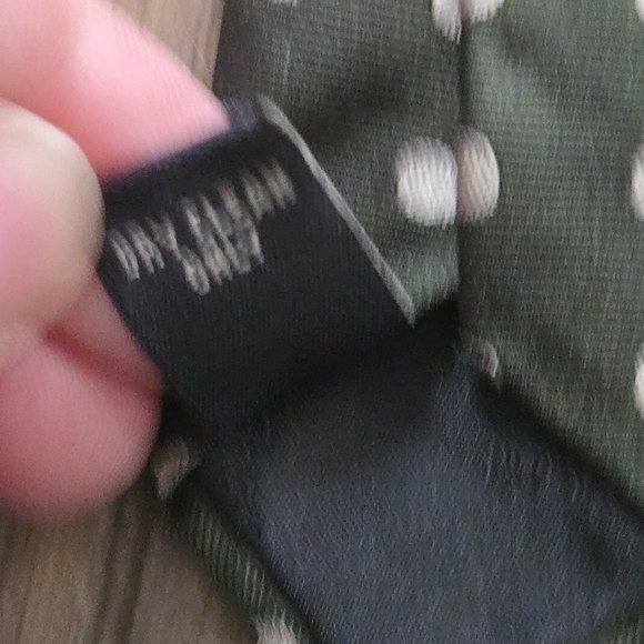 Banana Republic Green and White Poka Dot 💯 Silk Tie - Picture 5 of 5
